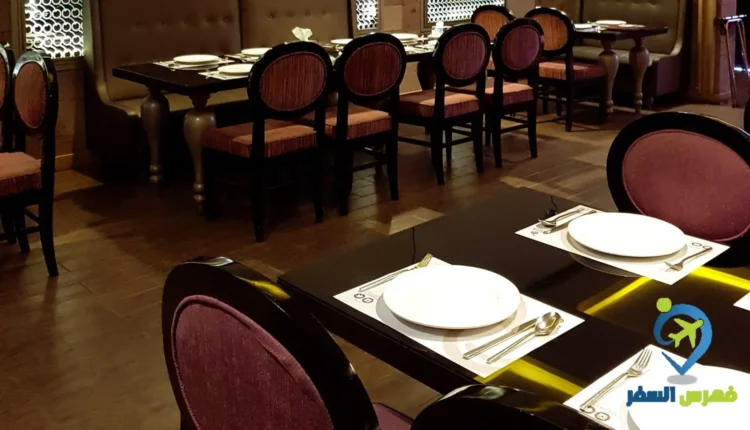 صالات الطعام في إحدى مطاعم الرس