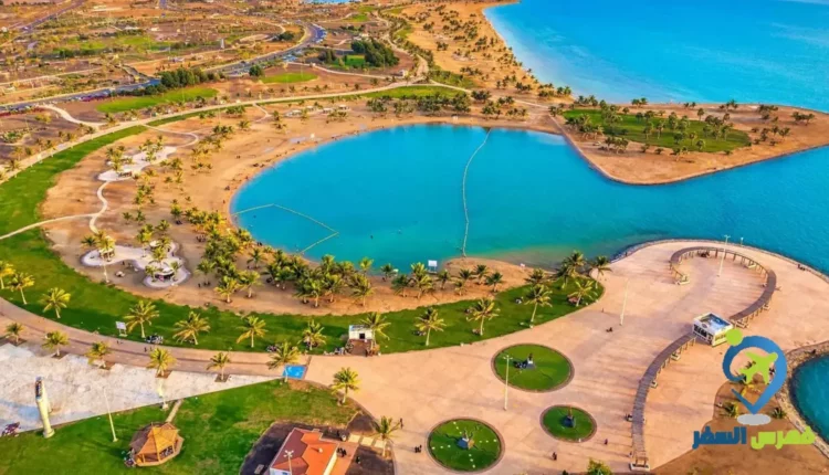 مدينة ينبع على الساحل
